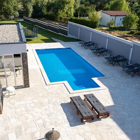 Vila Verona *